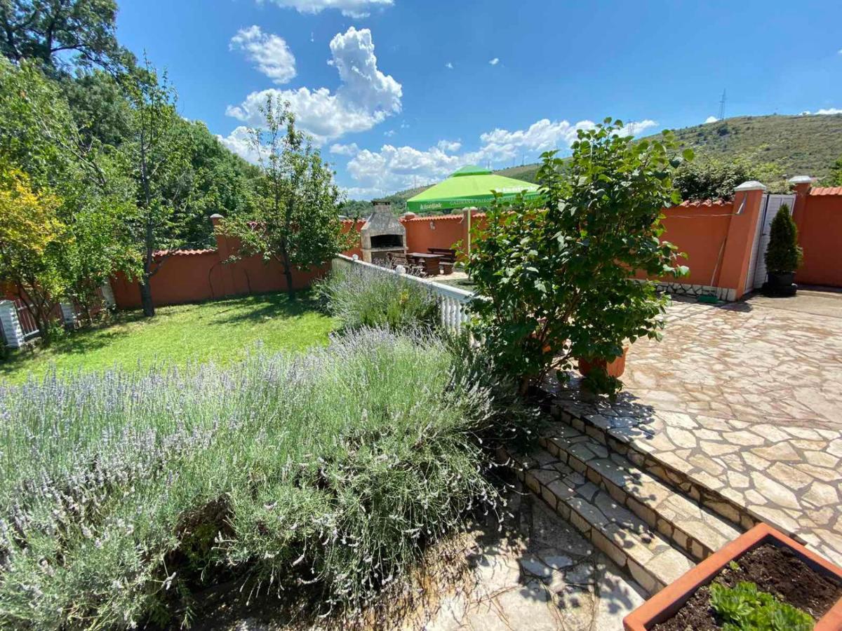 Private Riverside Villa Silvia Mostar Exterior photo