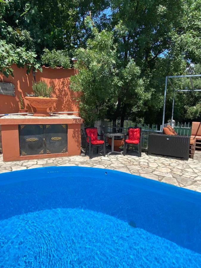 Private Riverside Villa Silvia Mostar Exterior photo