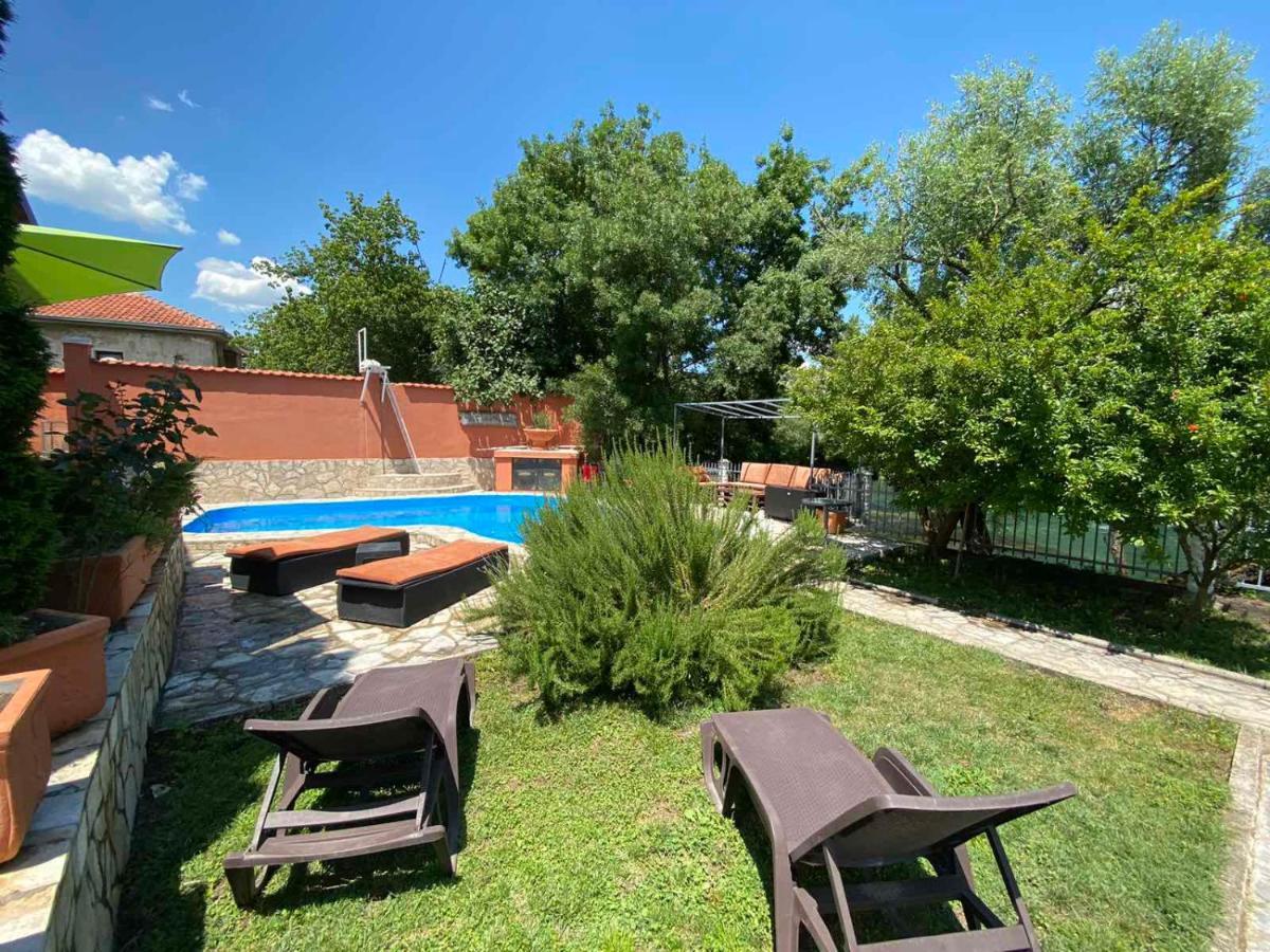 Private Riverside Villa Silvia Mostar Exterior photo
