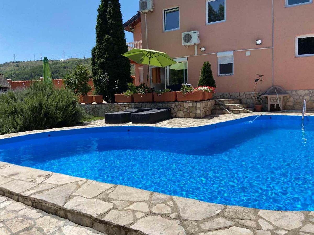 Private Riverside Villa Silvia Mostar Exterior photo