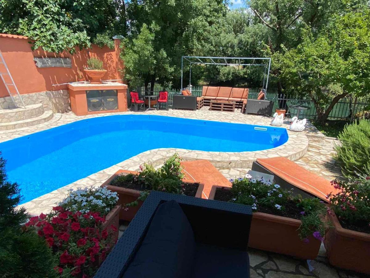 Private Riverside Villa Silvia Mostar Exterior photo