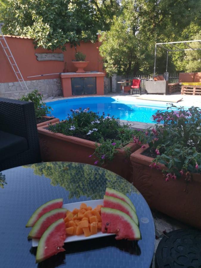Private Riverside Villa Silvia Mostar Exterior photo