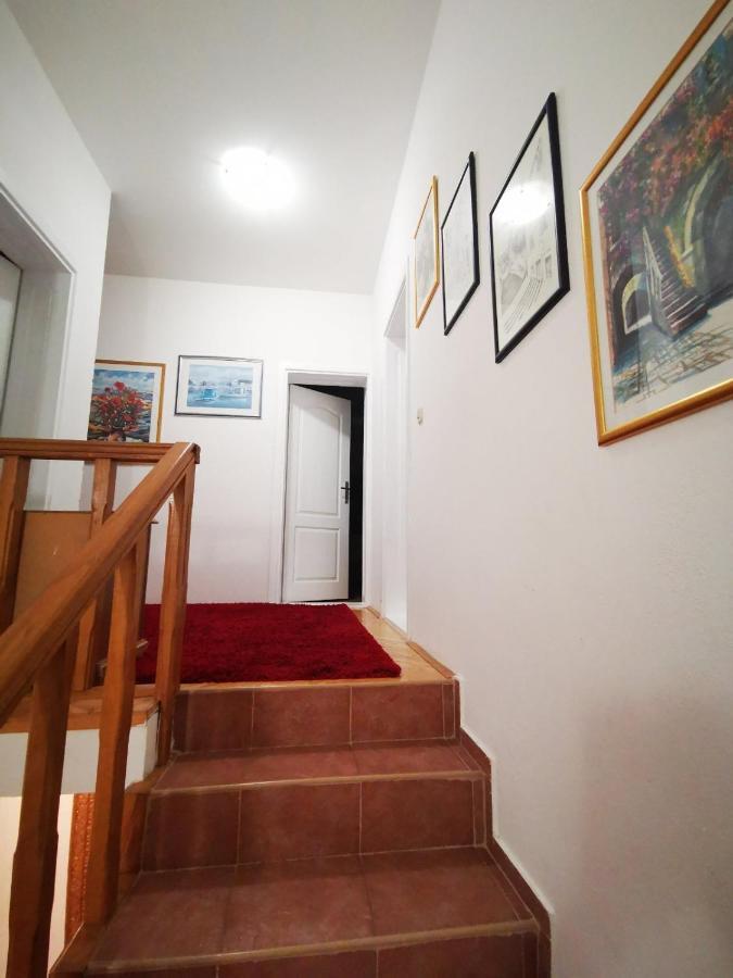 Private Riverside Villa Silvia Mostar Exterior photo