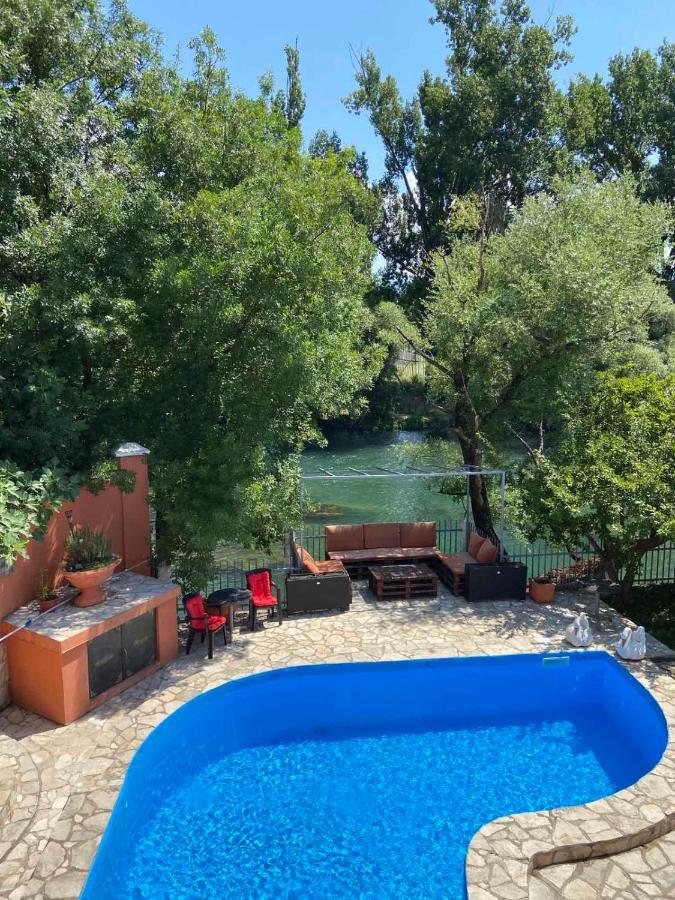 Private Riverside Villa Silvia Mostar Exterior photo