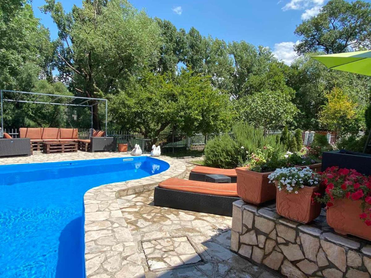 Private Riverside Villa Silvia Mostar Exterior photo