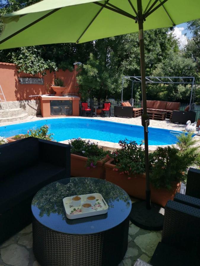 Private Riverside Villa Silvia Mostar Exterior photo