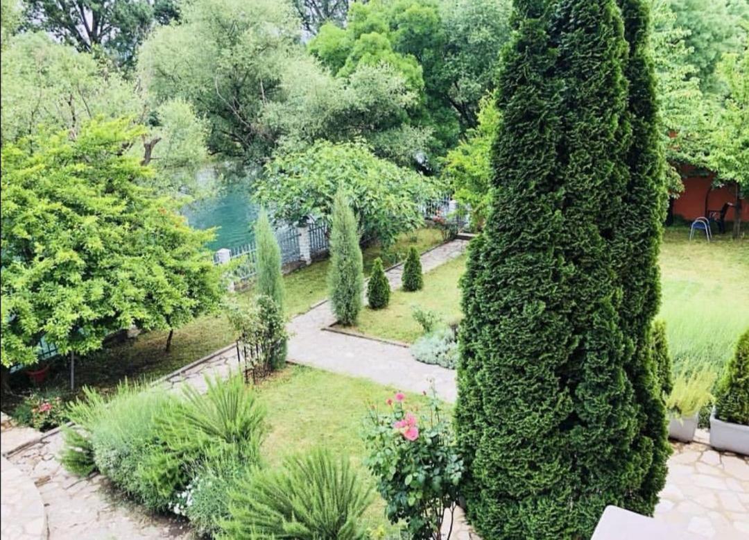 Private Riverside Villa Silvia Mostar Exterior photo