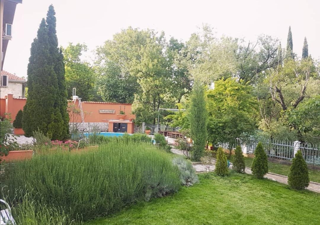 Private Riverside Villa Silvia Mostar Exterior photo