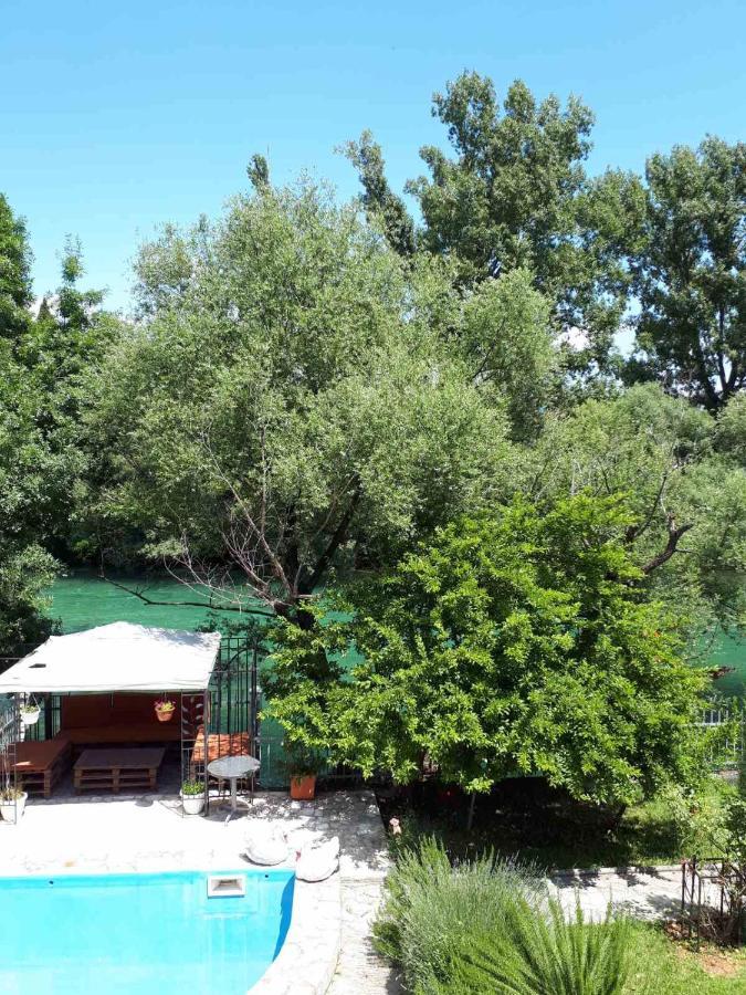 Private Riverside Villa Silvia Mostar Exterior photo