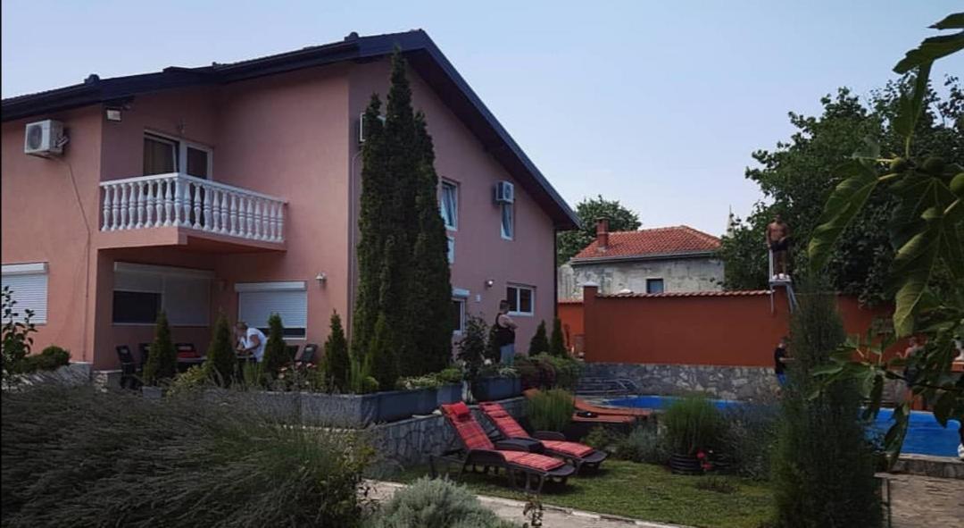Private Riverside Villa Silvia Mostar Exterior photo