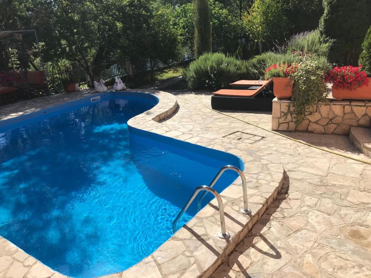 Private Riverside Villa Silvia Mostar Exterior photo